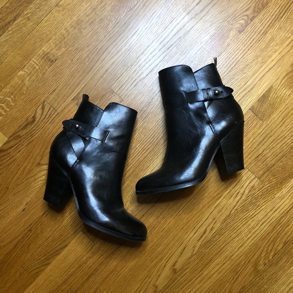 Black short boots